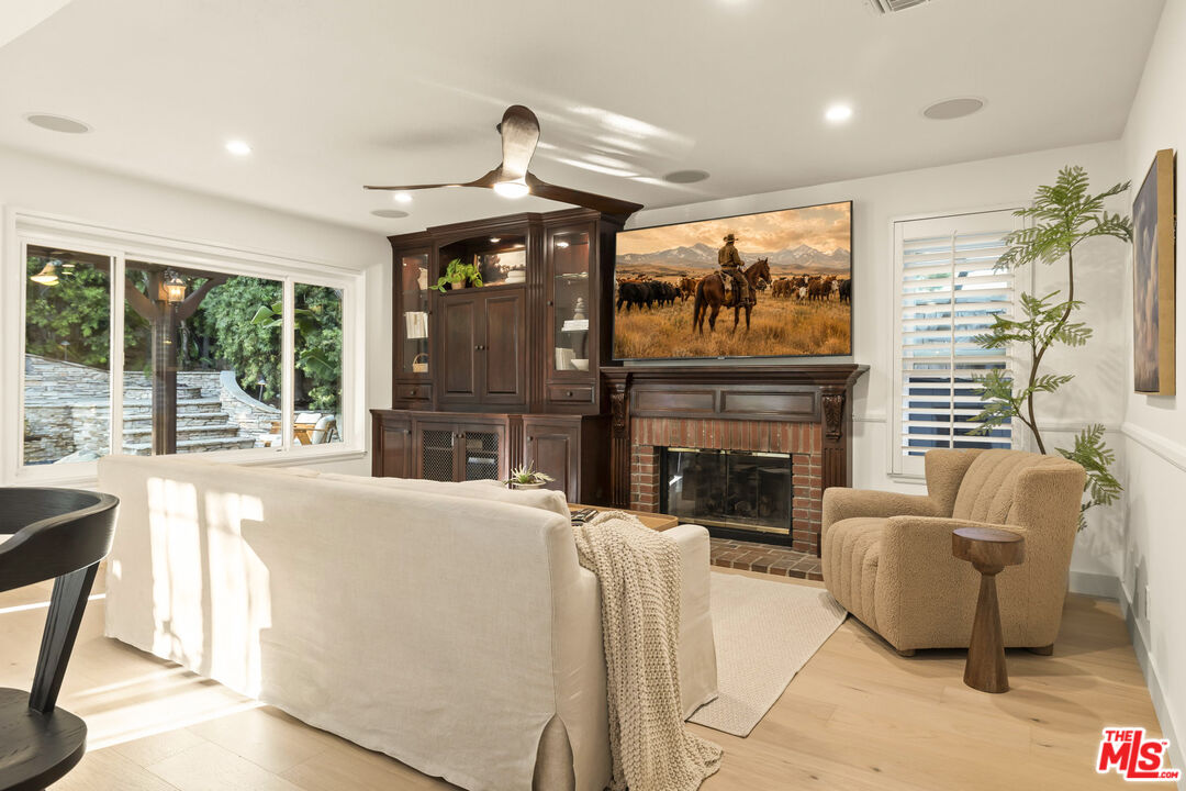 2233 Country Park Ct