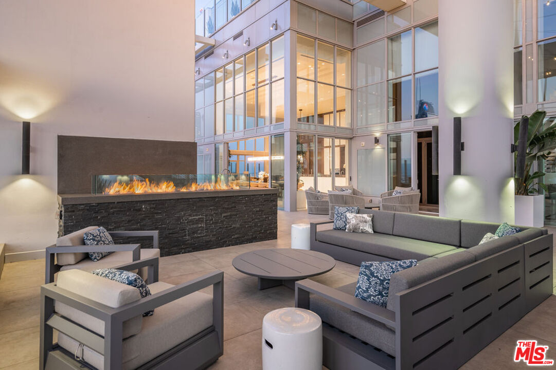 825 S Hill St Unit: Penthouse