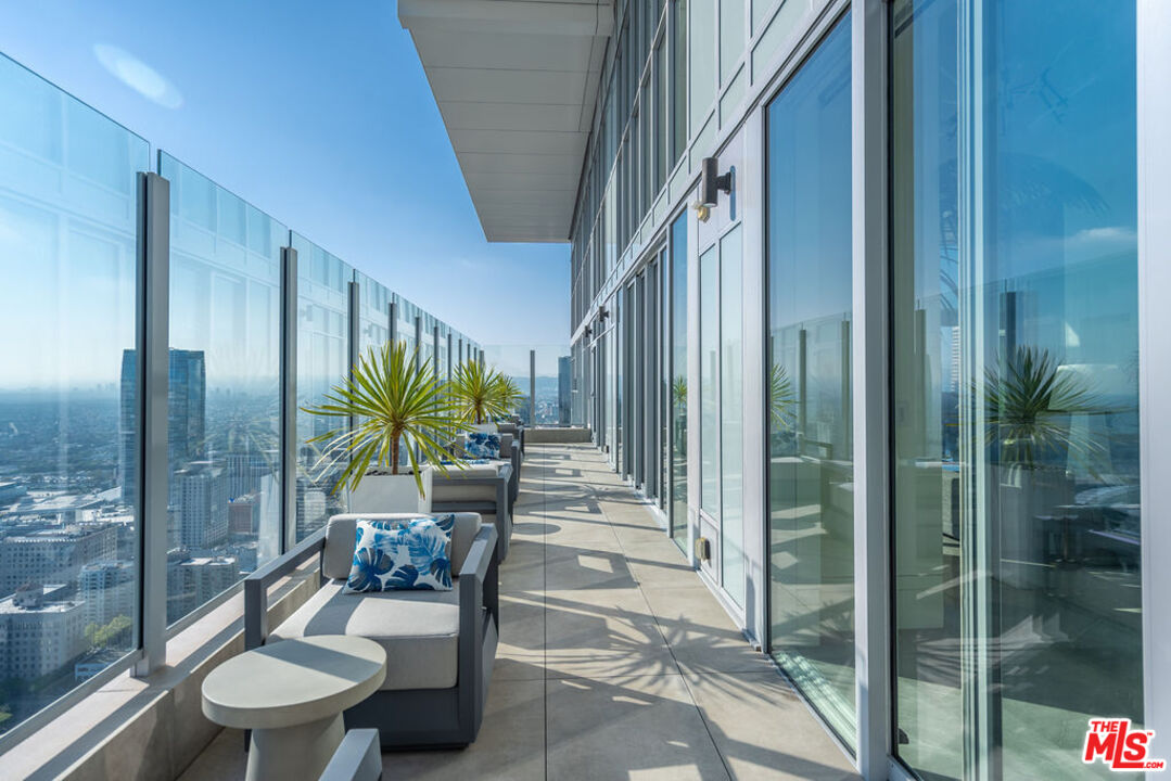 825 S Hill St Unit: Penthouse