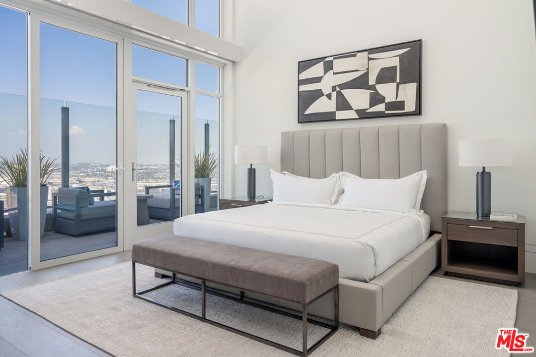825 S Hill St Unit: Penthouse