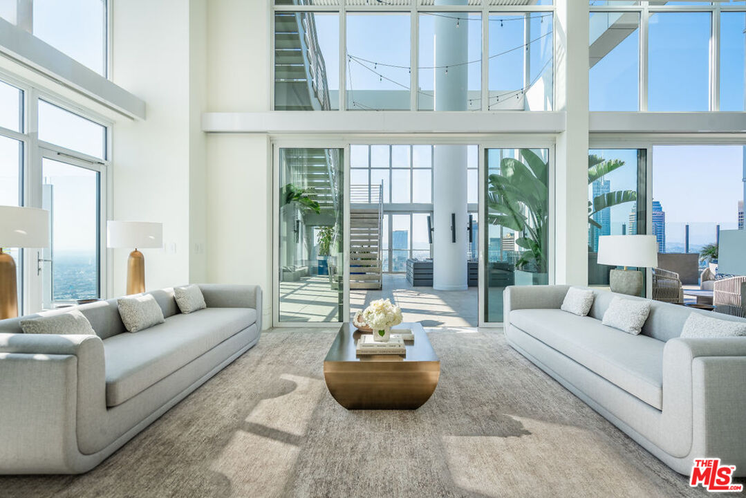 825 S Hill St Unit: Penthouse