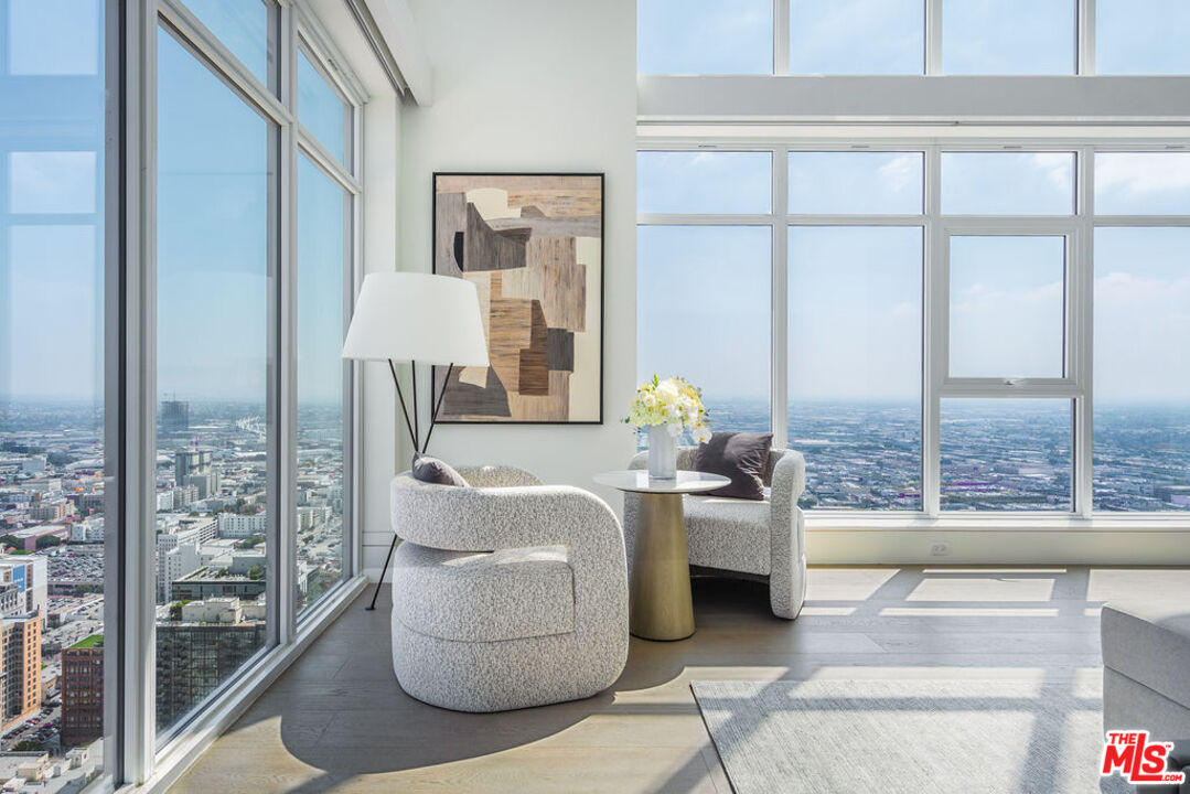 825 S Hill St Unit: Penthouse