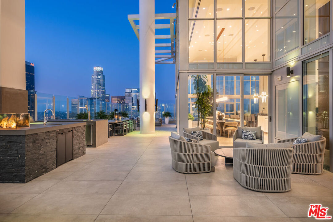 825 S Hill St Unit: Penthouse