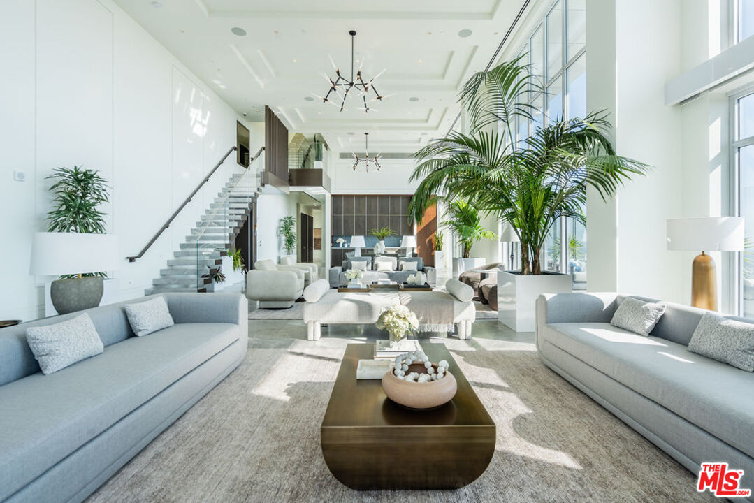 825 S Hill St Unit: Penthouse
