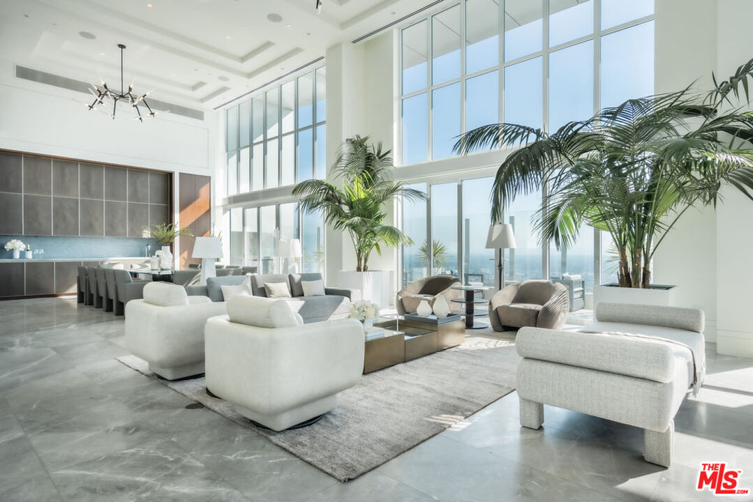825 S Hill St Unit: Penthouse