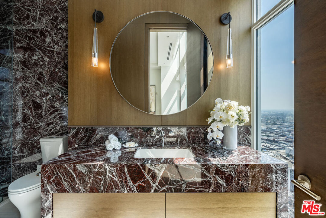 825 S Hill St Unit: Penthouse