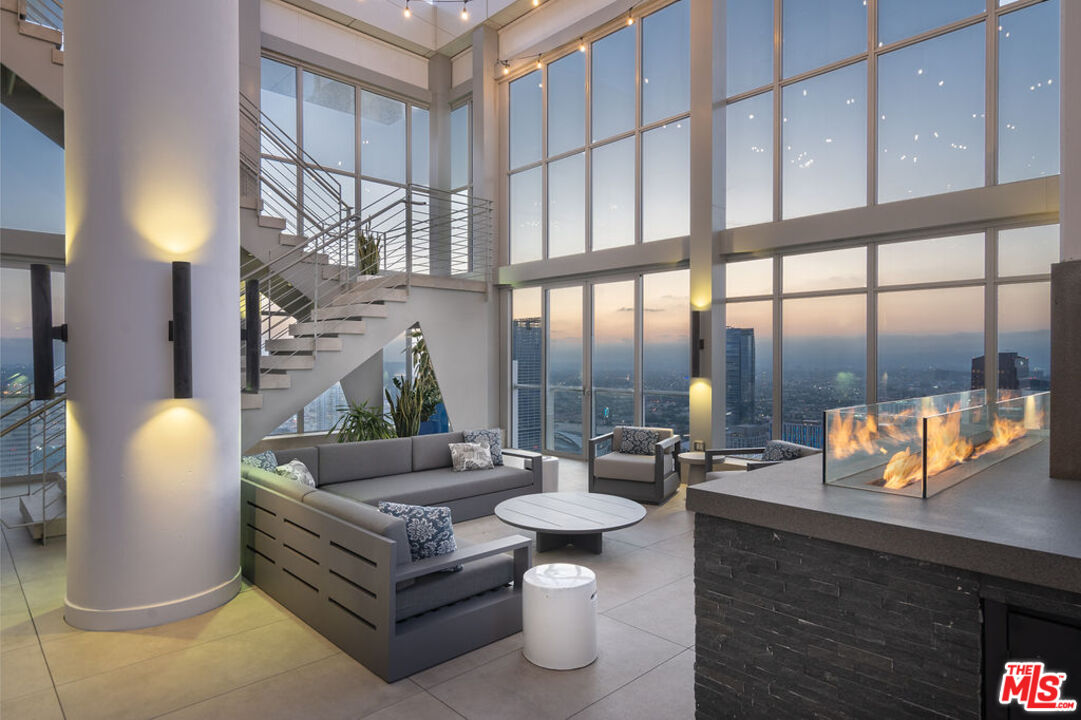 825 S Hill St Unit: Penthouse