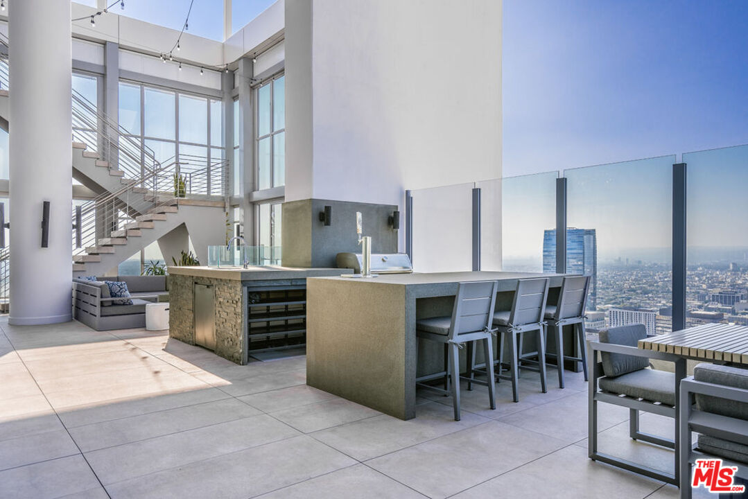 825 S Hill St Unit: Penthouse