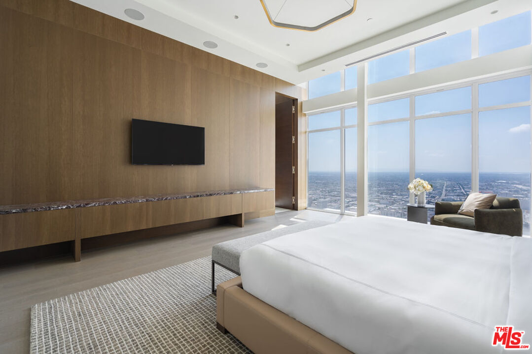 825 S Hill St Unit: Penthouse