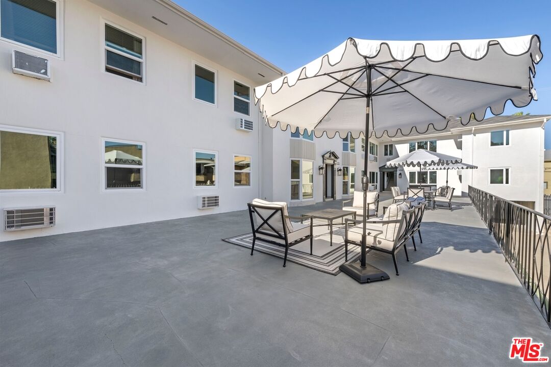 1252 N Crescent Heights Unit: 2
