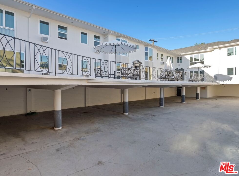 1252 N Crescent Heights Unit: 2