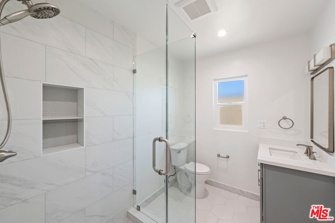 1252 N Crescent Heights Unit: 2