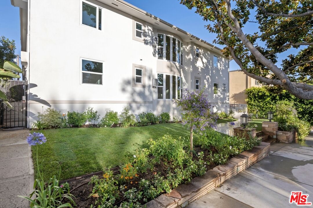 1252 N Crescent Heights Unit: 2