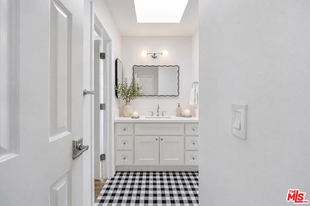 100 S Catalina Ave Unit: A