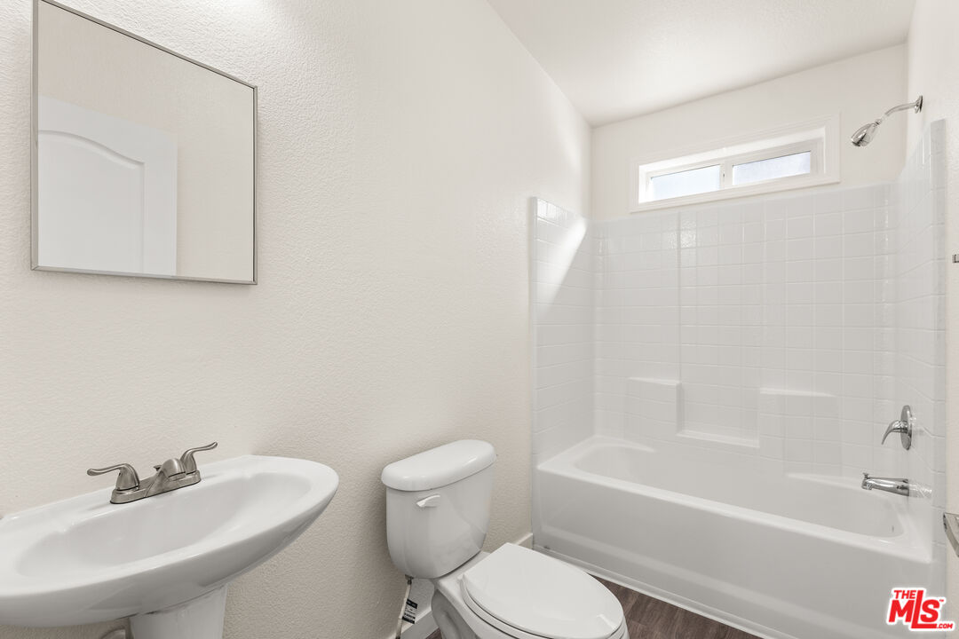 8250 Lankershim Blvd Unit: 92