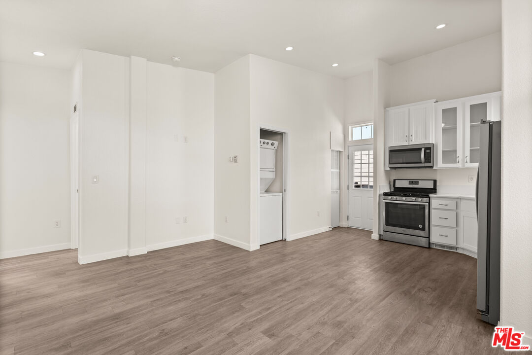 8250 Lankershim Blvd Unit: 92