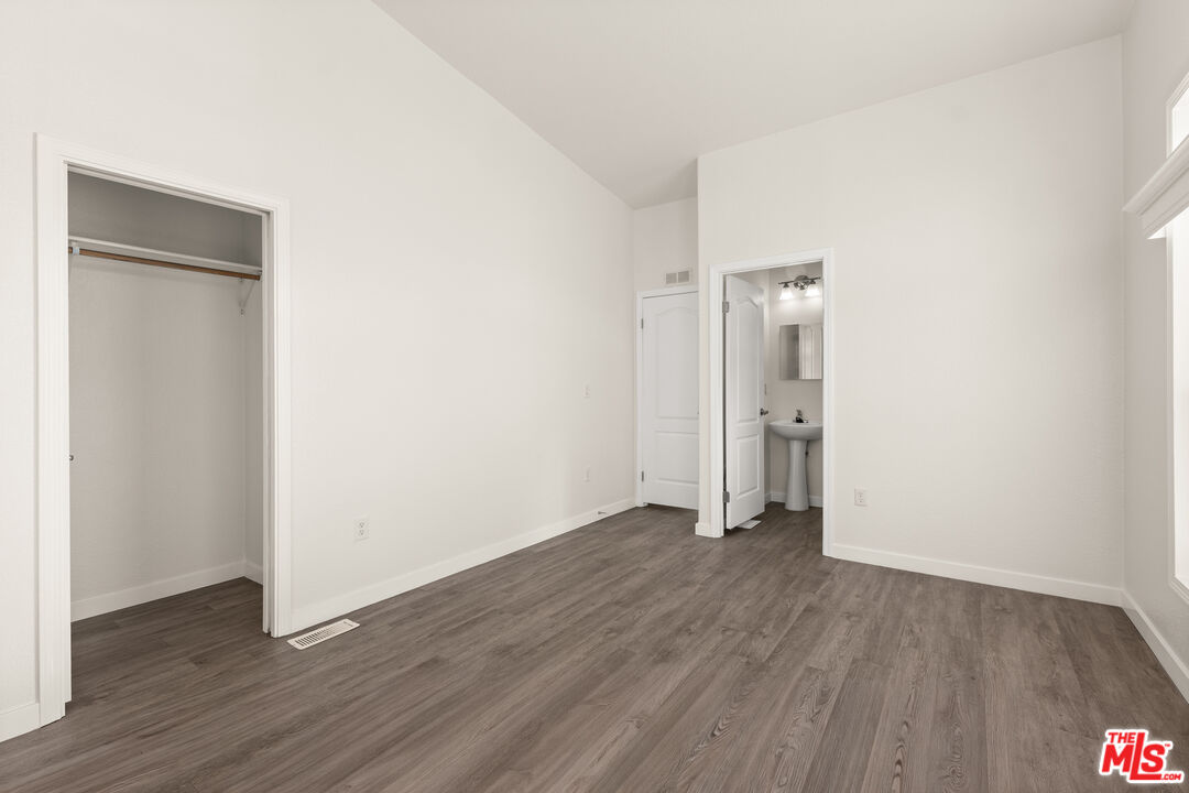 8250 Lankershim Blvd Unit: 92