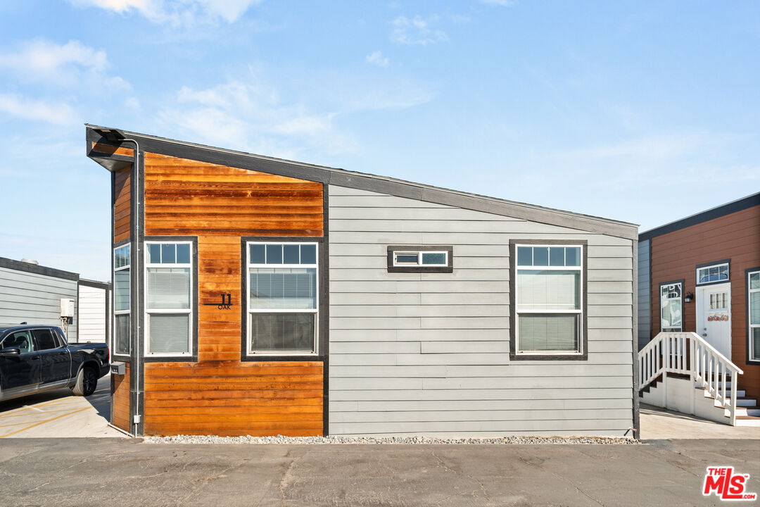 8250 Lankershim Blvd Unit: 92