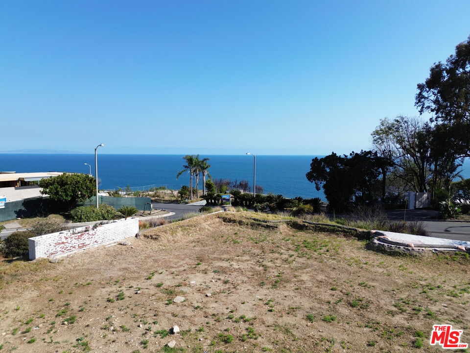 20521 Roca Chica Dr