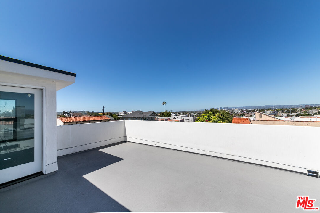 4615 St Charles Pl Unit: 1/2