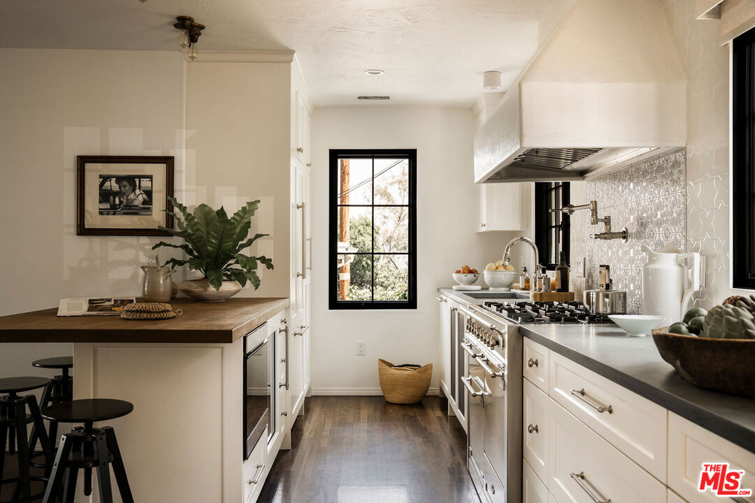 2558 Corralitas Dr