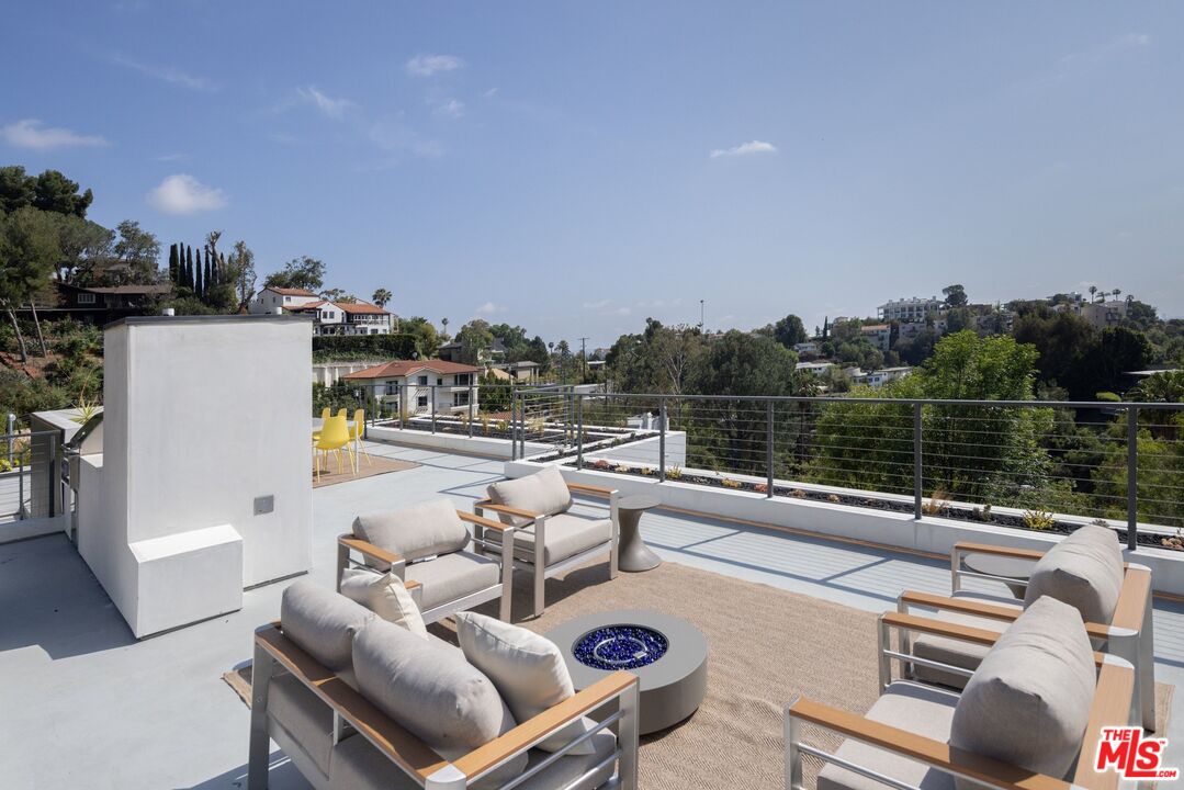 2635 Hargrave Dr