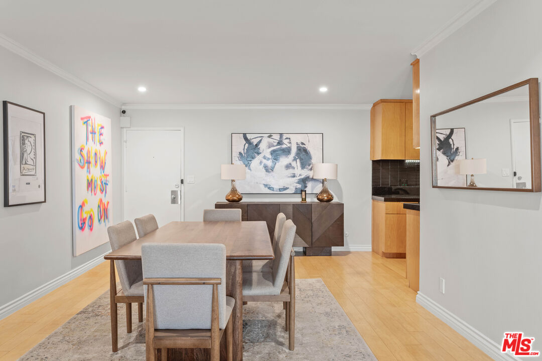 705 Westmount Dr Unit: 209