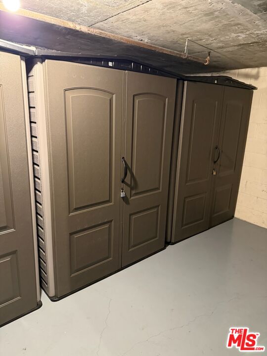 7320 Hawthorn Ave Unit: 203