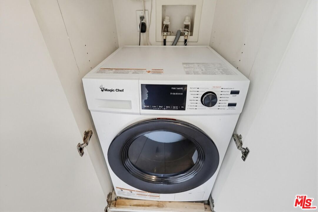 7320 Hawthorn Ave Unit: 203
