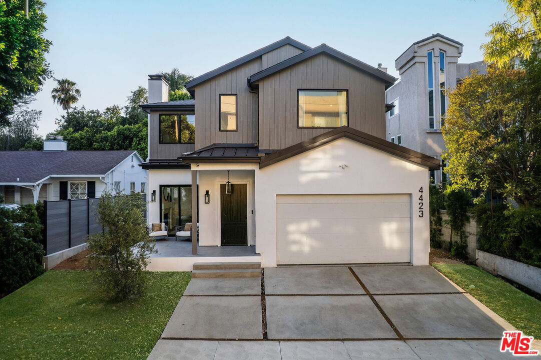 4423 Noble Ave