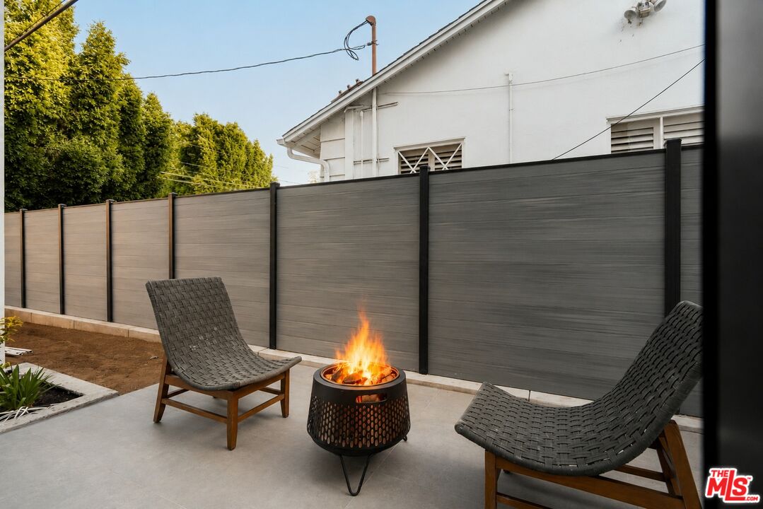 4423 Noble Ave