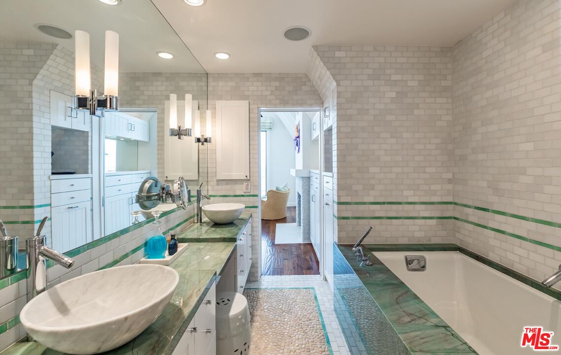 23416 Malibu Colony Rd