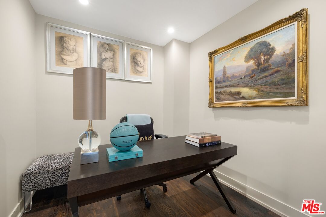 450 N Palm Dr Unit: 306