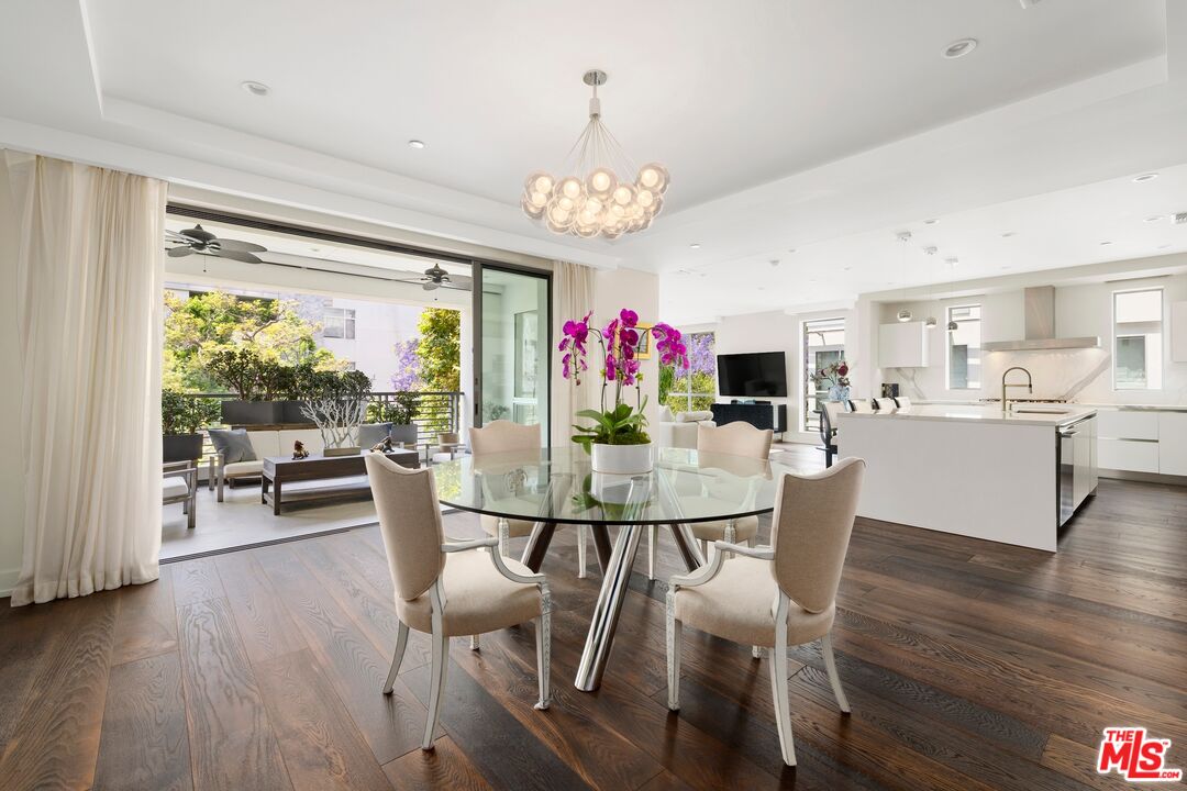 450 N Palm Dr Unit: 306