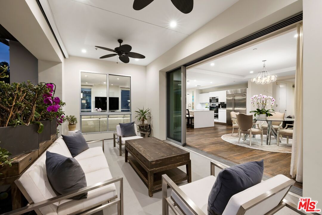 450 N Palm Dr Unit: 306