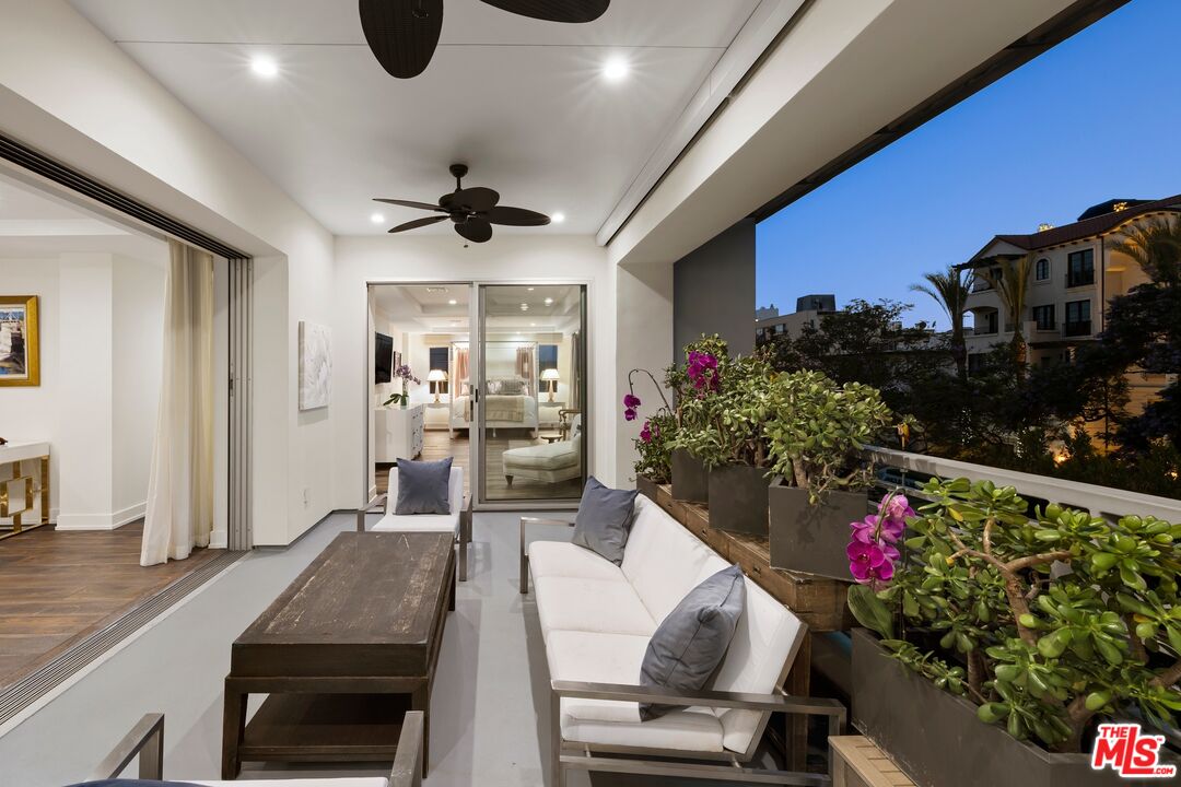 450 N Palm Dr Unit: 306