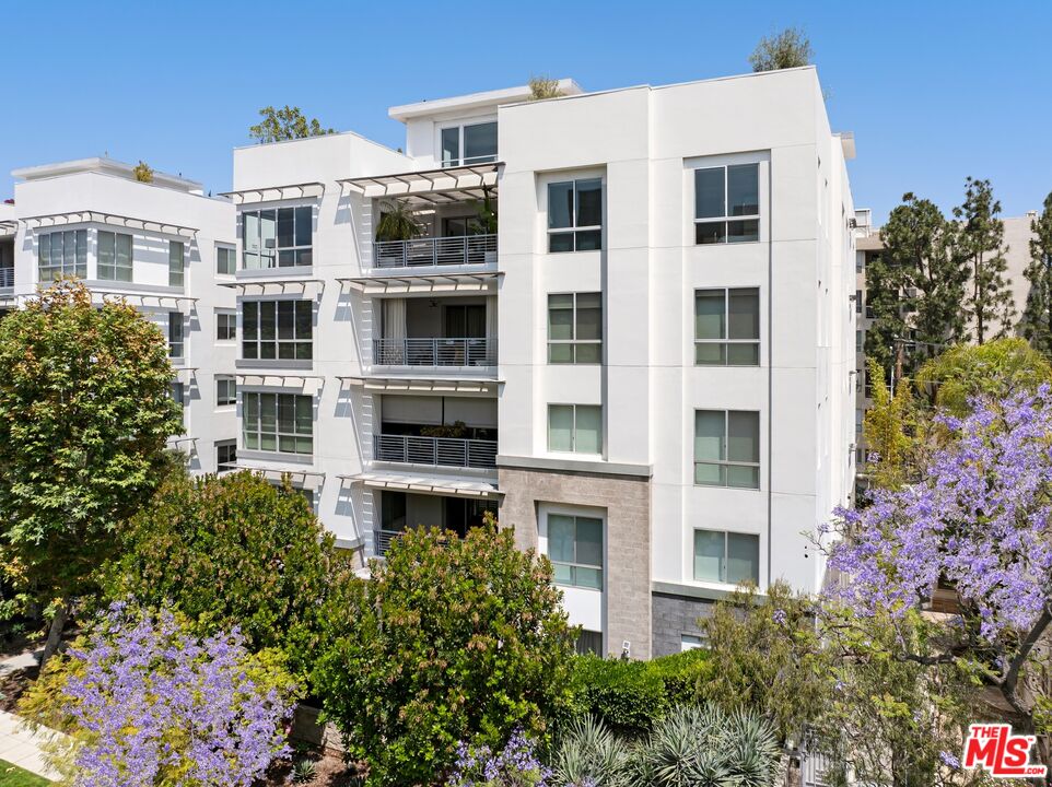 450 N Palm Dr Unit: 306