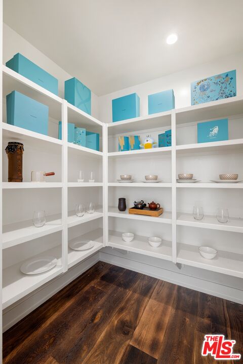450 N Palm Dr Unit: 306