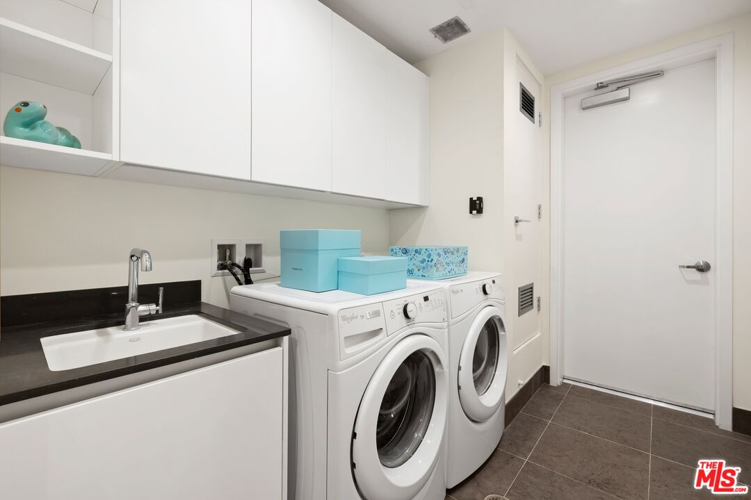 450 N Palm Dr Unit: 306