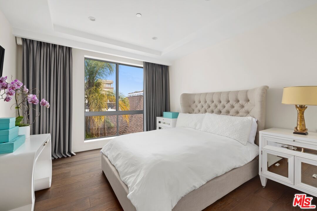 450 N Palm Dr Unit: 306