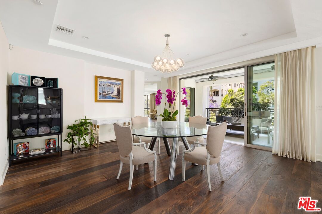 450 N Palm Dr Unit: 306