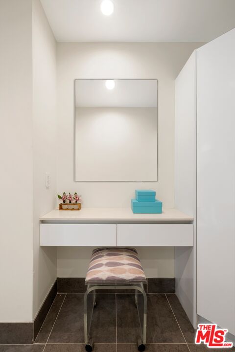450 N Palm Dr Unit: 306