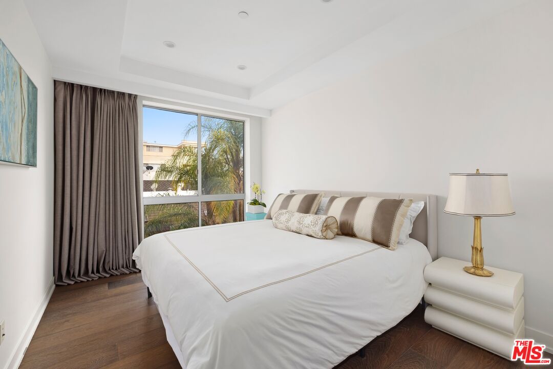 450 N Palm Dr Unit: 306