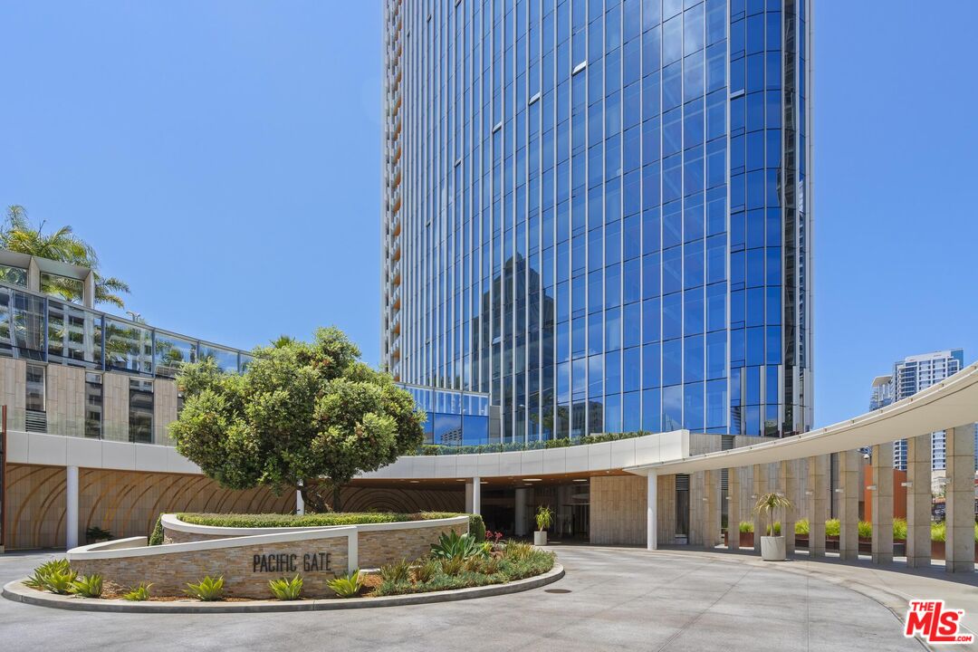 888 W E St Unit: 202