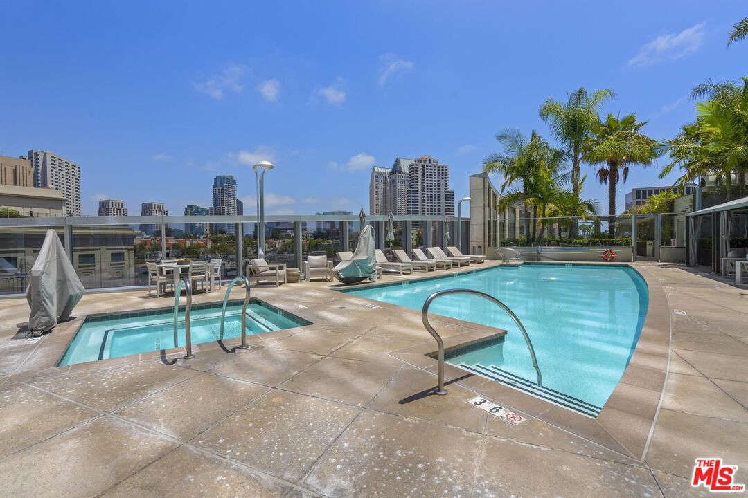 888 W E St Unit: 202