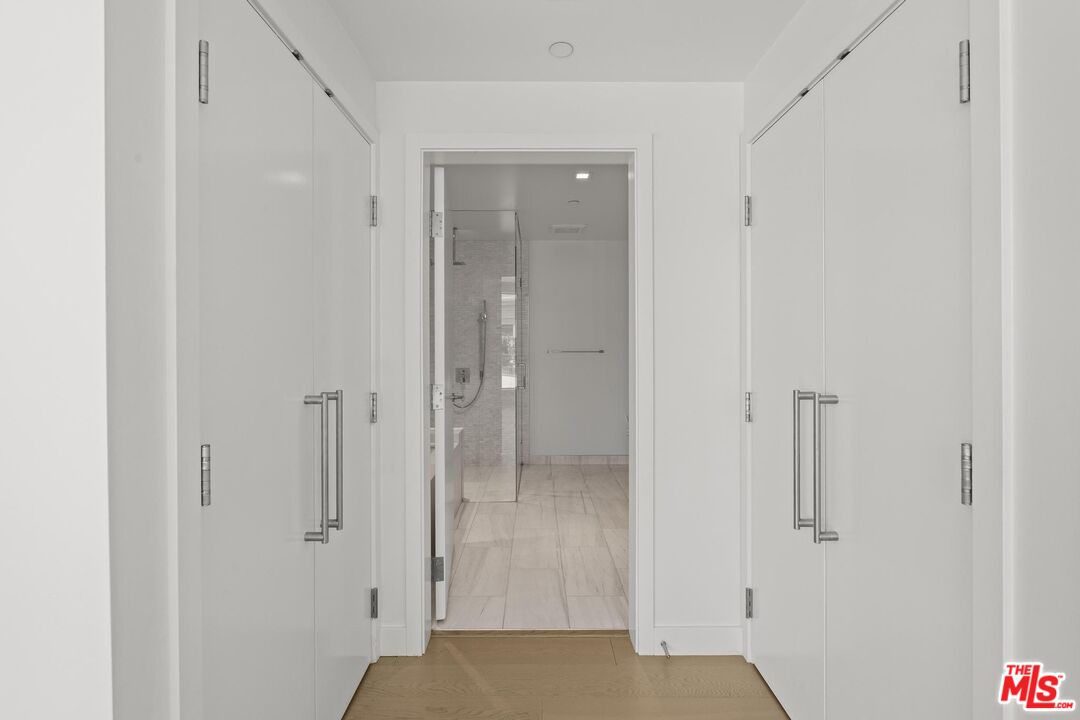 888 W E St Unit: 202