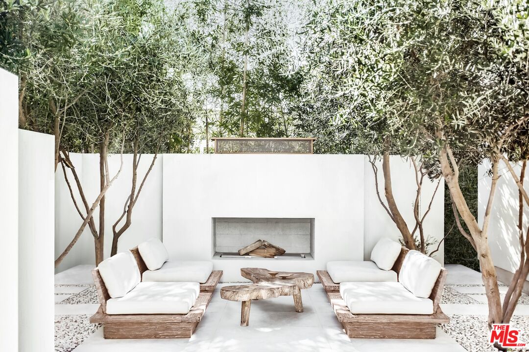 3539 Beverly Ridge Dr
