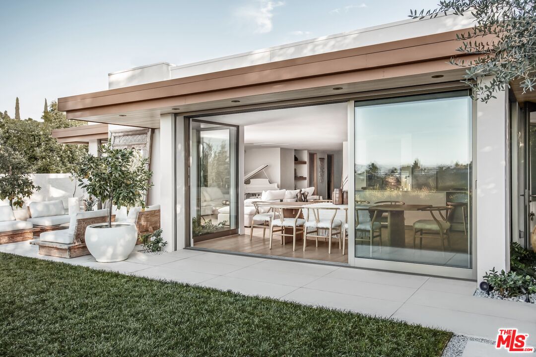 3539 Beverly Ridge Dr