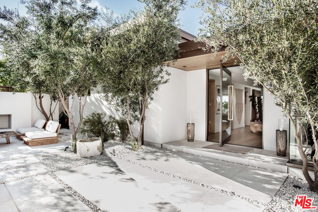 3539 Beverly Ridge Dr