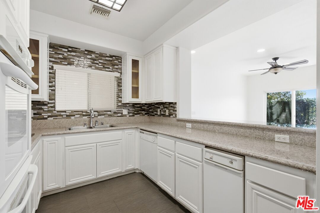 20300 Vanowen St Unit: 41